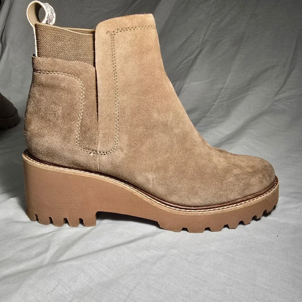 Dolce Vita Tan Suede Wedge Ankle Boots Lug Sole Snakeskin Pull Tab Womens 9